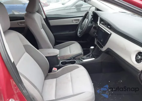 2018 Toyota Corolla Le из США, поврежденный, VIN 5YFBURHE0JP773060